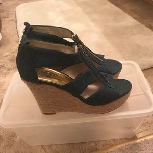 Michal Kors Sandal w Wedge Heel